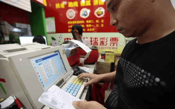 福彩新视界，新浪彩票开奖直播的魅力与影响