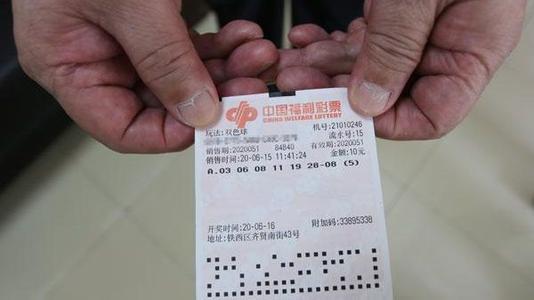 守号与随机，哪种方式在彩票中更有可能带来好运？