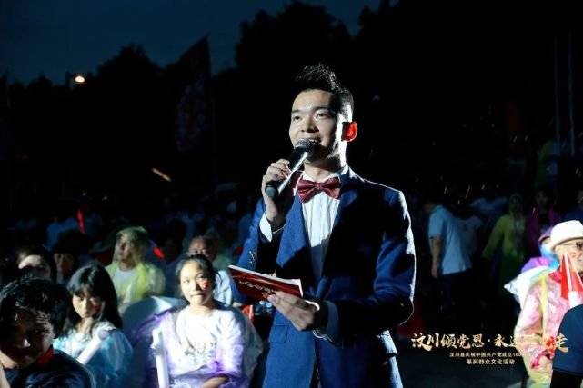 探索历史新篇章，黄品源引领正版香港资料风尚