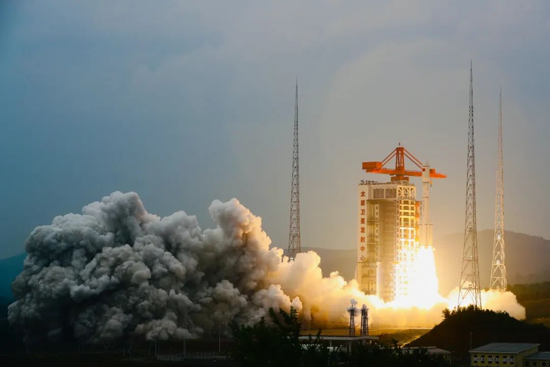 探索星辰大海，长征五号遥五运载火箭的壮丽征程