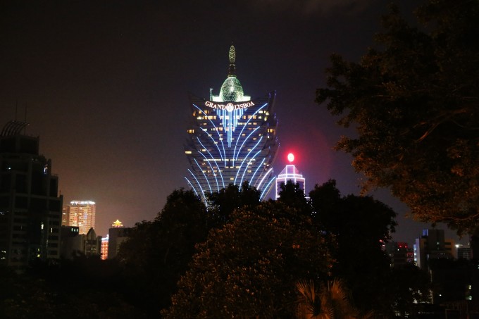 蓝月亮澳门二四六，精选千场娱乐的璀璨之夜